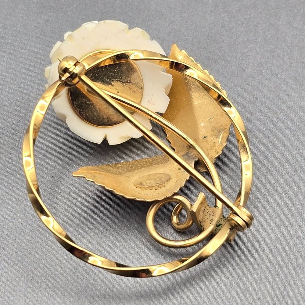 VTG Krementz Gold-Filled Carved Celluloid Rose Screw Back Earrings & Brooch Set - Picture 9 of 12